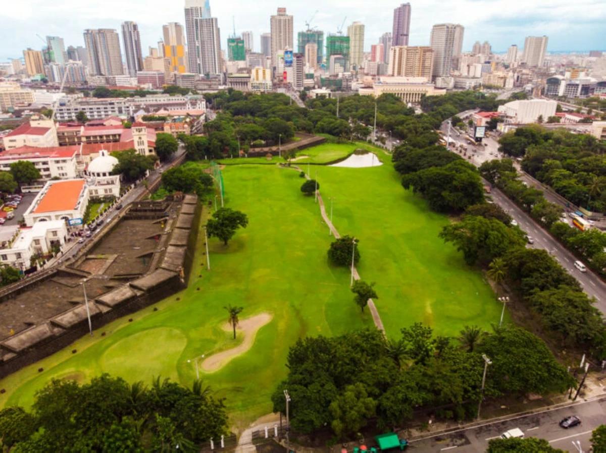 Club Intramuros Golf Course editorial view 2
